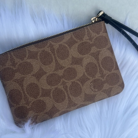 New COACH Corner Zip Wristlet In Signature Canvas With Stripe - Picture 7 of 7